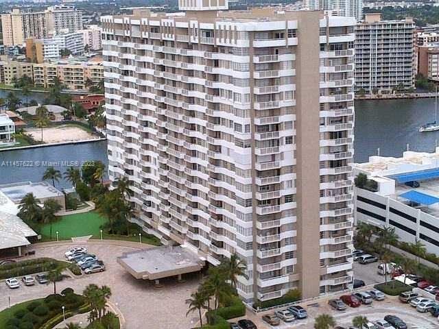 Real estate property located at 1965 Ocean Dr #8M, Broward County, HEMISPHERES CONDO, Hallandale Beach, FL