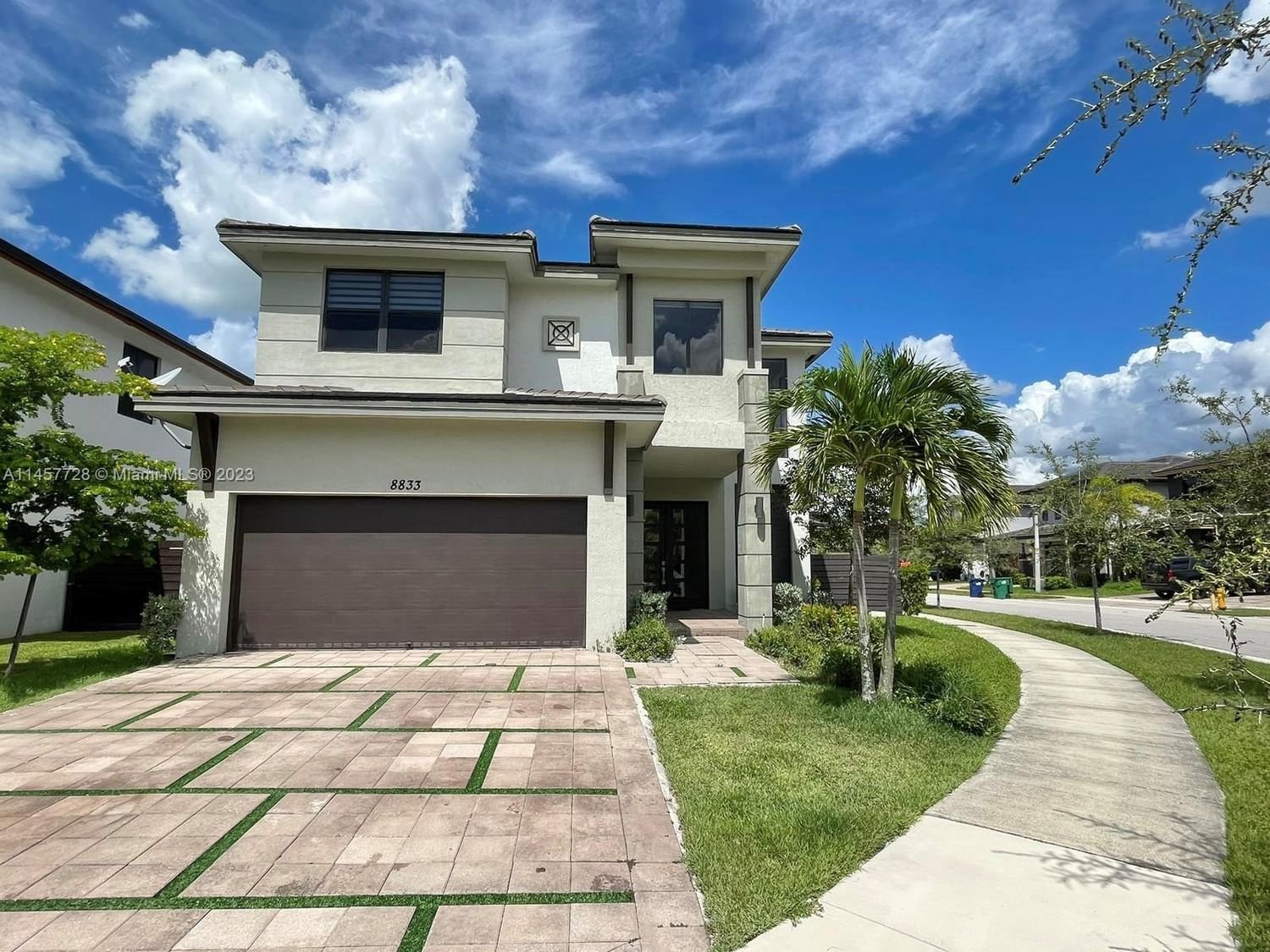 Real estate property located at 8833 160th TERR, Miami-Dade County, DUNNWOODY LAKE, Miami Lakes, FL