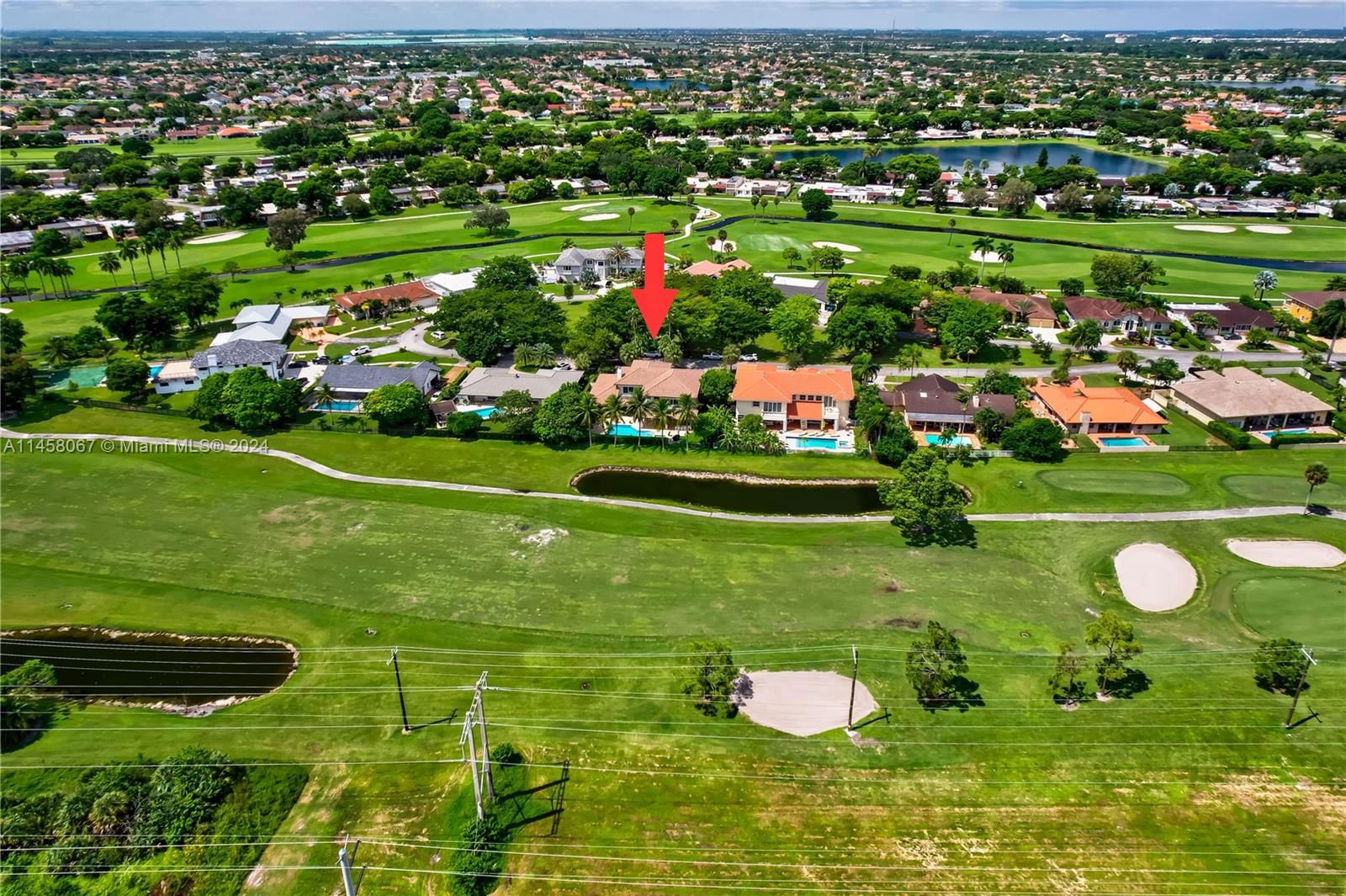 Real estate property located at 19301 Oakmont Dr, Miami-Dade, COUNTRY CLUB OF MIAMI EST, Hialeah, FL