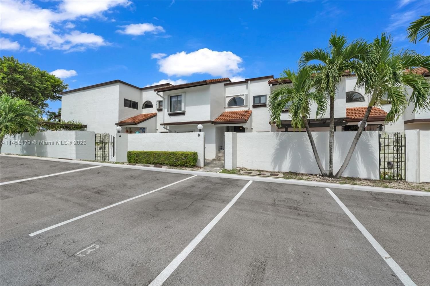 Real estate property located at 1351 124th Ct B5, Miami-Dade County, Miami, FL