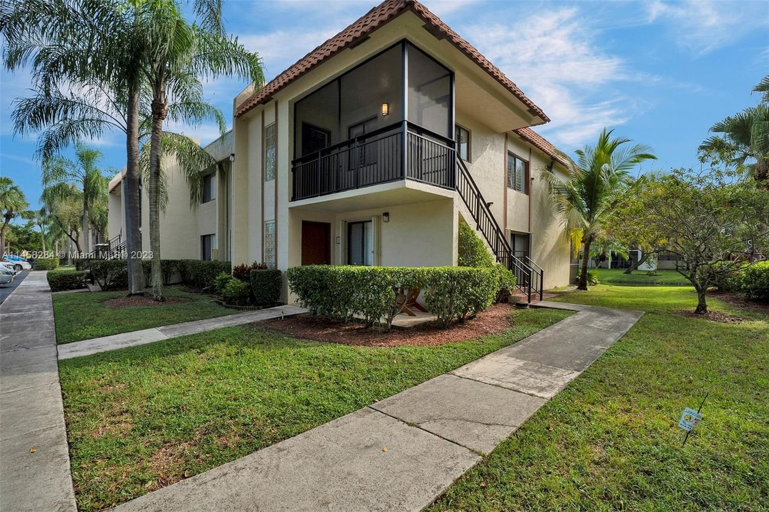 Real estate property located at 410 Lakeview Dr #204, Broward County, RACQUET CLUB APARTMENTS A, Weston, FL
