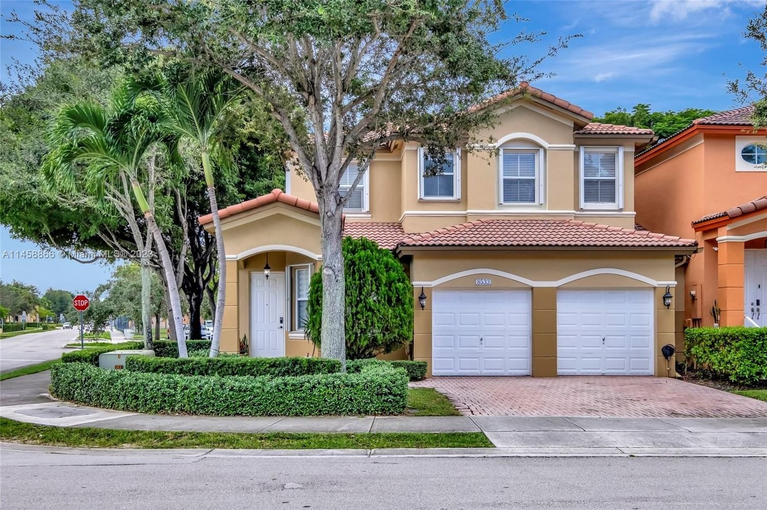 Real estate property located at 8533 114th Ct, Miami-Dade County, ISLANDS AT DORAL NORTHWEST, Doral, FL