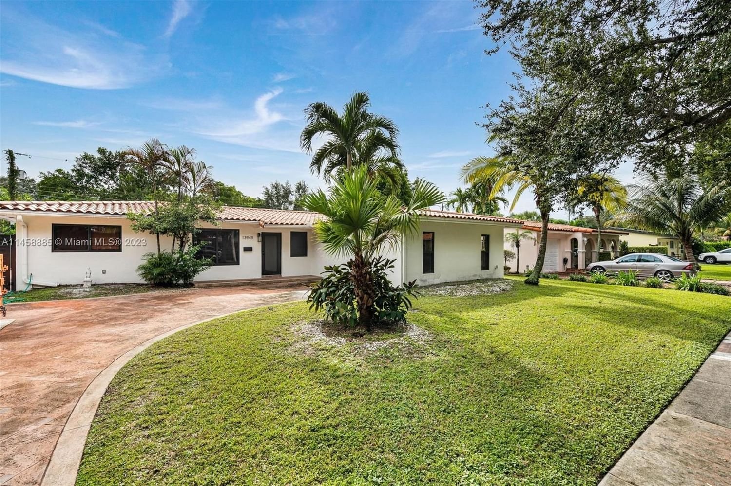 Real estate property located at 13949 Lake George Ct, Miami-Dade County, MIAMI LAKES SEC ONE, Miami Lakes, FL