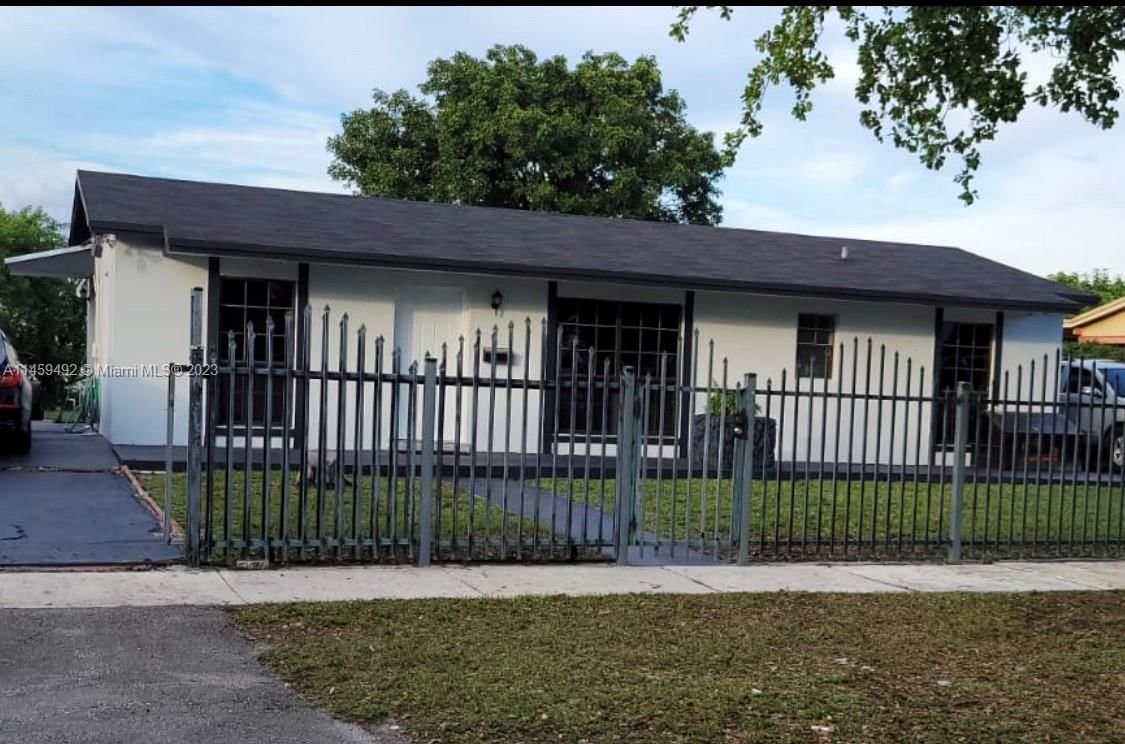 Real estate property located at 4473 207th Dr, Miami-Dade County, CAROL CITY GARDENS 2ND AD, Miami Gardens, FL