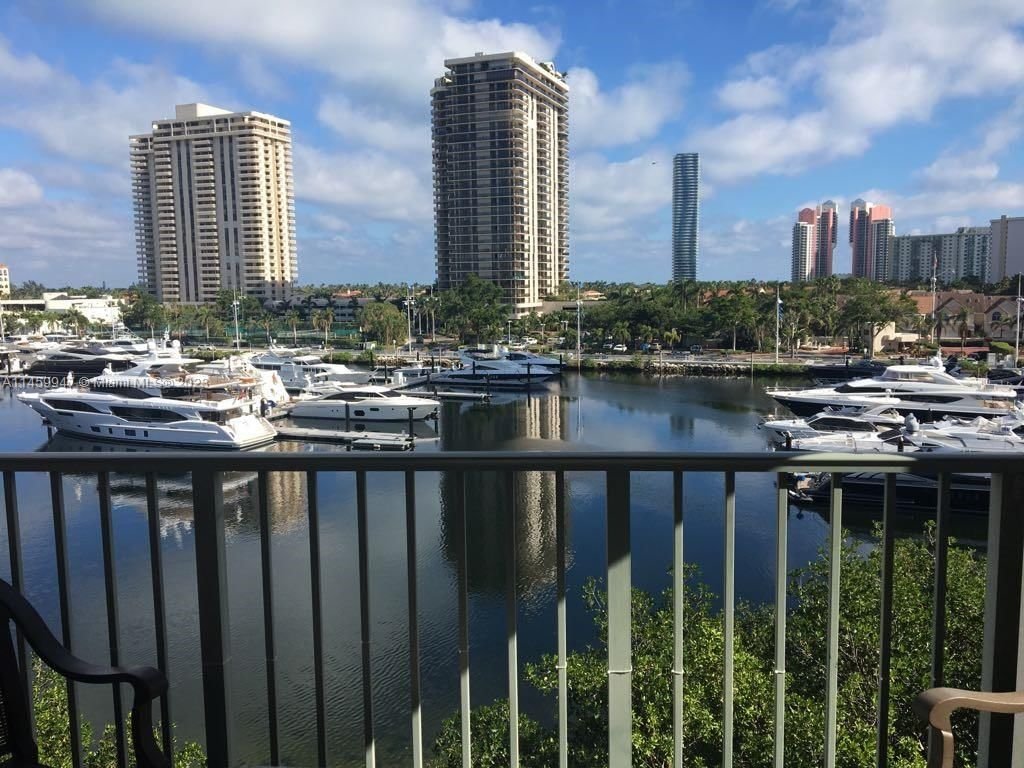 Real estate property located at 19655 Country Club Dr #6608, Miami-Dade County, THE YACHT CLUB AT AVENTURA, Aventura, FL