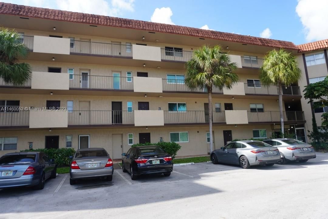 Real estate property located at 6200 Falls Circle Dr #210, Broward County, INVERRARY COUNTRY CLUB, Lauderhill, FL