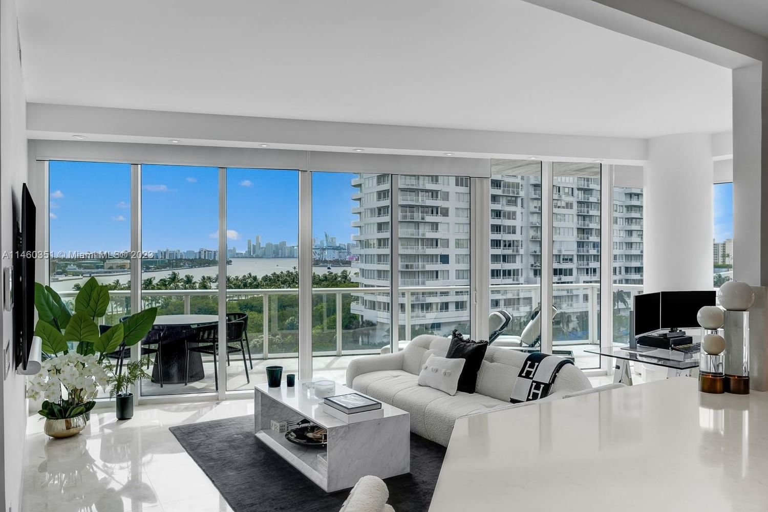 Real estate property located at 100 Pointe Dr #701, Miami-Dade County, CONTINUUM ON SOUTH BEACH, Miami Beach, FL