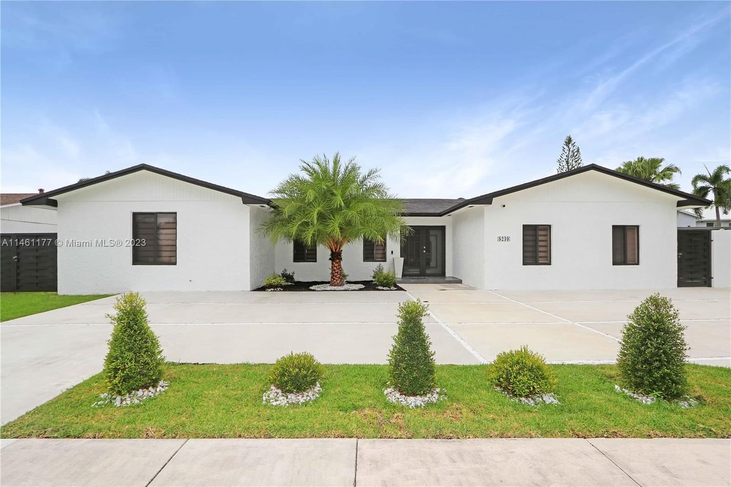 Real estate property located at 8240 204th St, Miami-Dade County, SAGA BAY SEC 1, Cutler Bay, FL