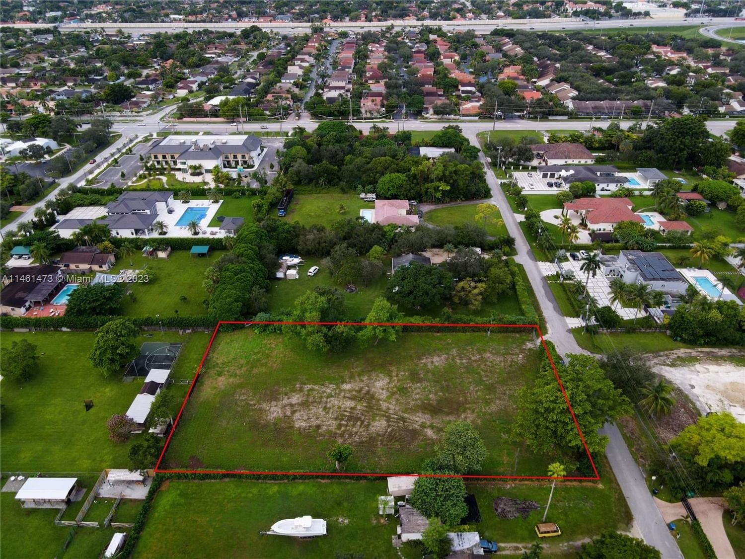 Real estate property located at 11490 93rd St, Miami-Dade County, SO MIAMI GDN HEIGHTS, Miami, FL