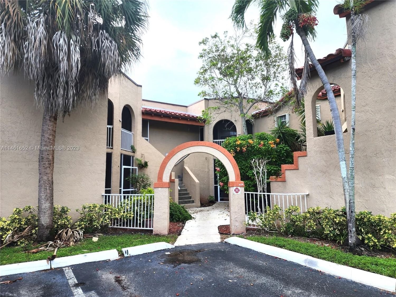 Real estate property located at 334 86th Ave #201, Broward County, Pembroke Pines, FL