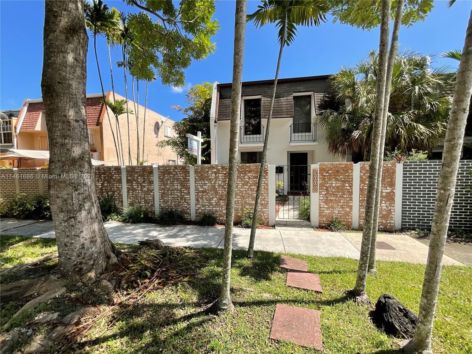 Real estate property located at 9005 96th Ave, Miami-Dade County, CHERRY GROVE TOWNHOUSES, Miami, FL