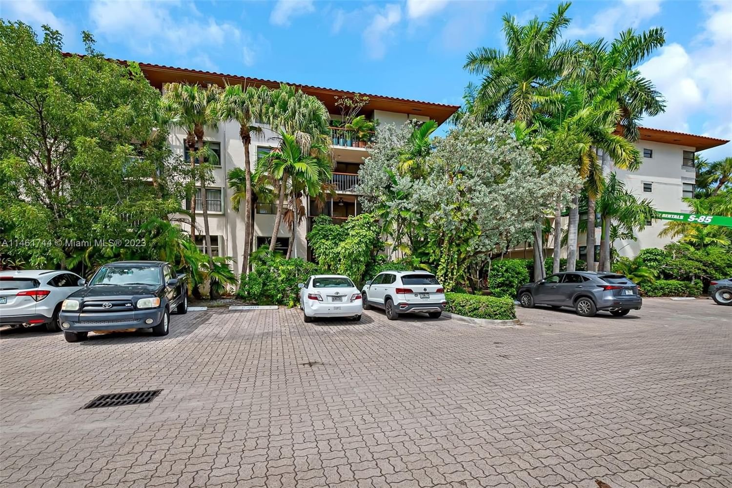 Real estate property located at 101 Ocean Lane Dr #203, Miami-Dade County, OCEAN VILLAGE CONDO, Key Biscayne, FL