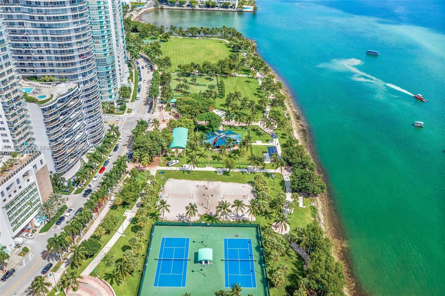 Real estate property located at 1717 Bayshore Dr. A-3348, Miami-Dade County, VENETIA CONDO, Miami, FL