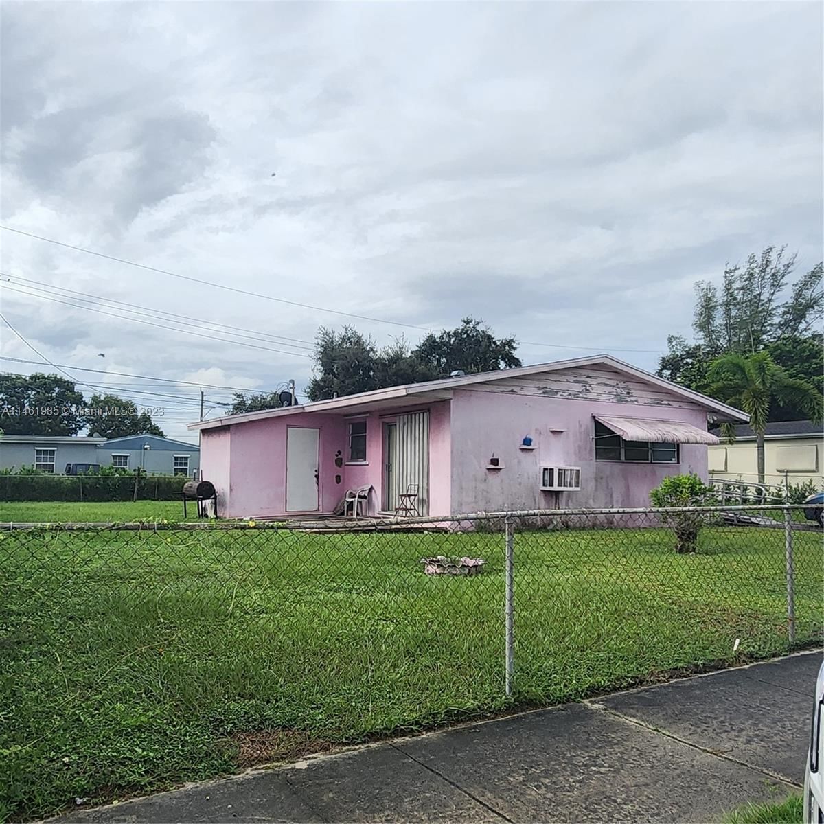 Real estate property located at 3500 208th St, Miami-Dade, RIVERDALE ESTS SEC 1, Miami Gardens, FL