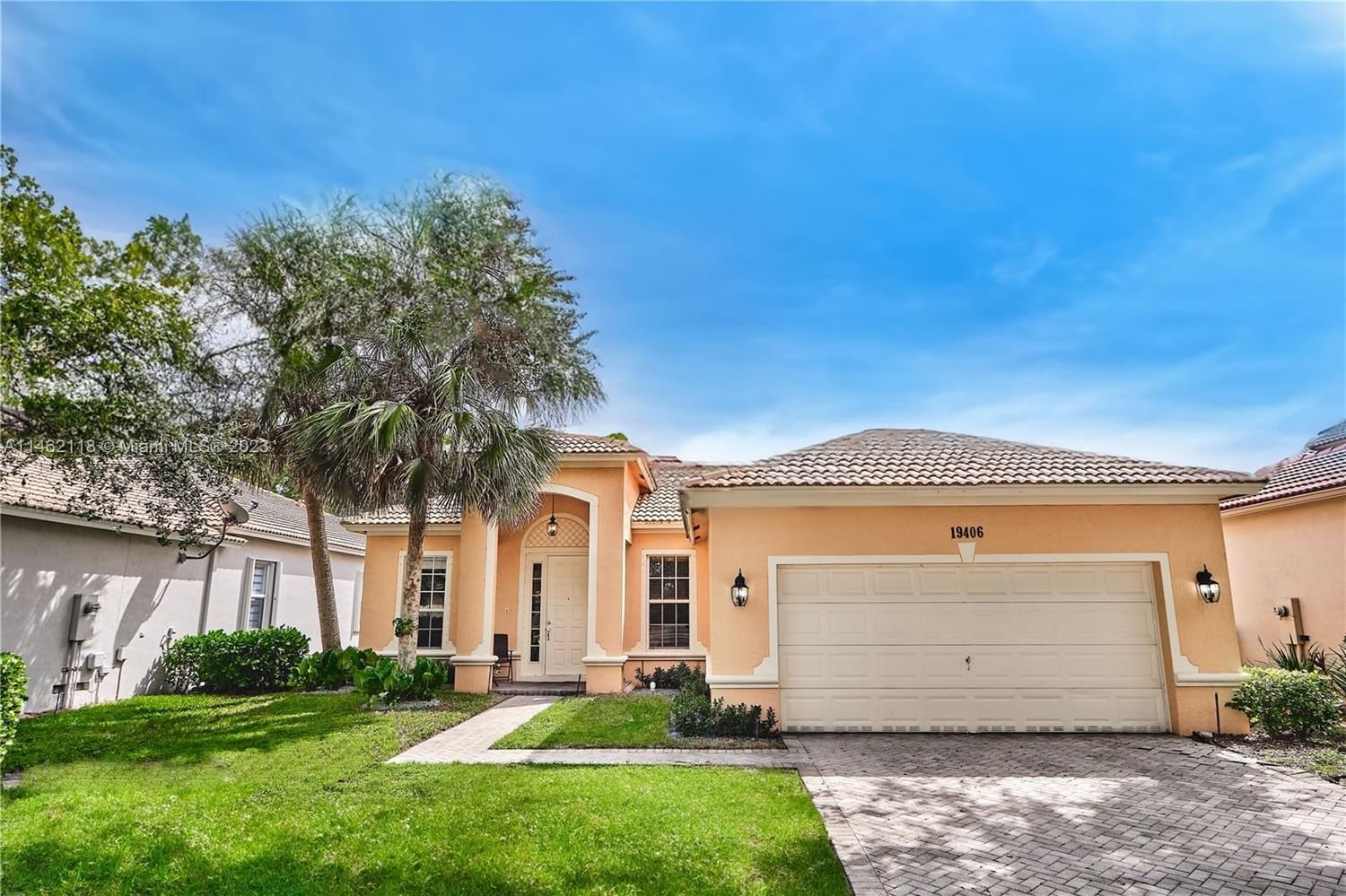 Real estate property located at 19406 Whitewater, Broward County, Weston, FL