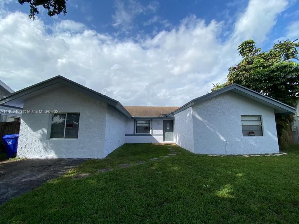 Real estate property located at 8205 12th Pl, Broward County, North Lauderdale, FL