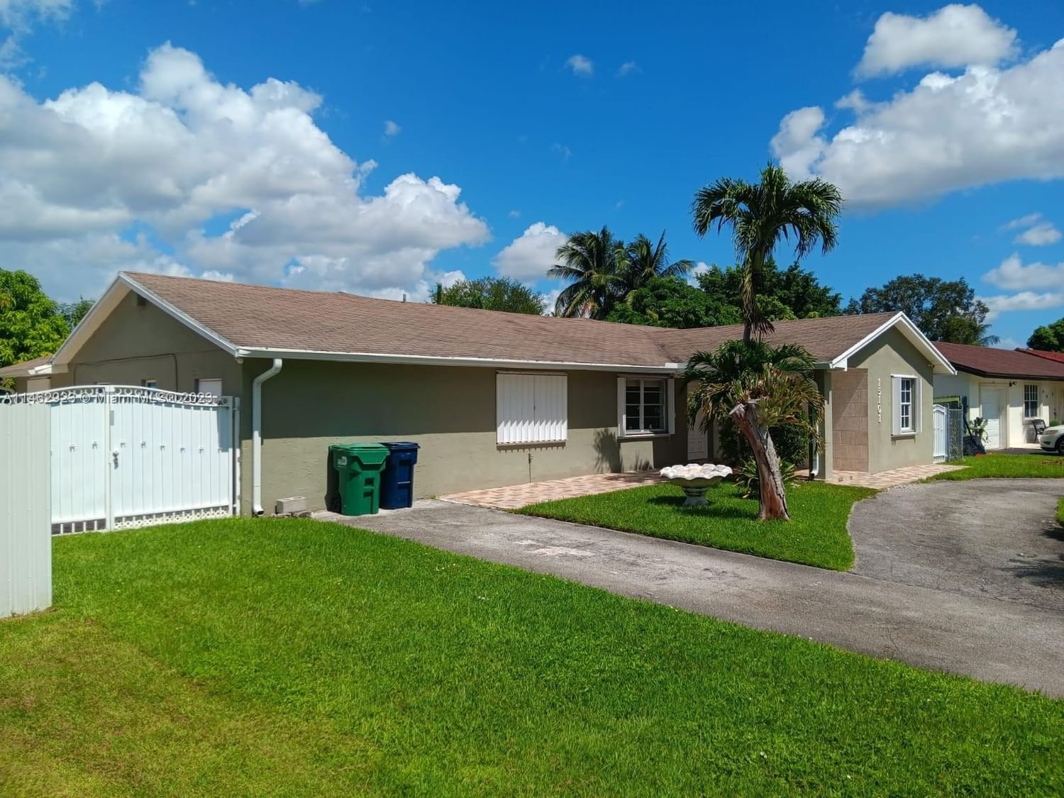 Real estate property located at 15101 71st St, Miami-Dade County, WESTWIND LAKES SEC 1, Miami, FL