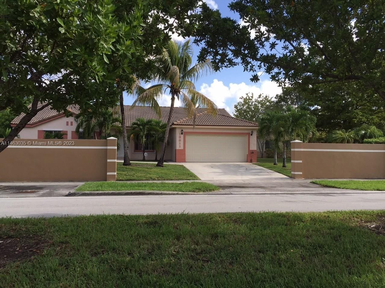 Real estate property located at 13811 180th St, Miami-Dade County, THREE LAKES, Miami, FL