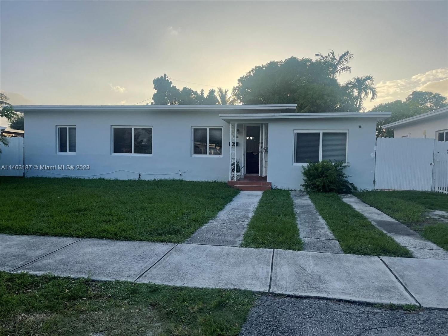 Real estate property located at 220 52nd Ct, Miami-Dade County, FLAGLER GARDENS, Miami, FL