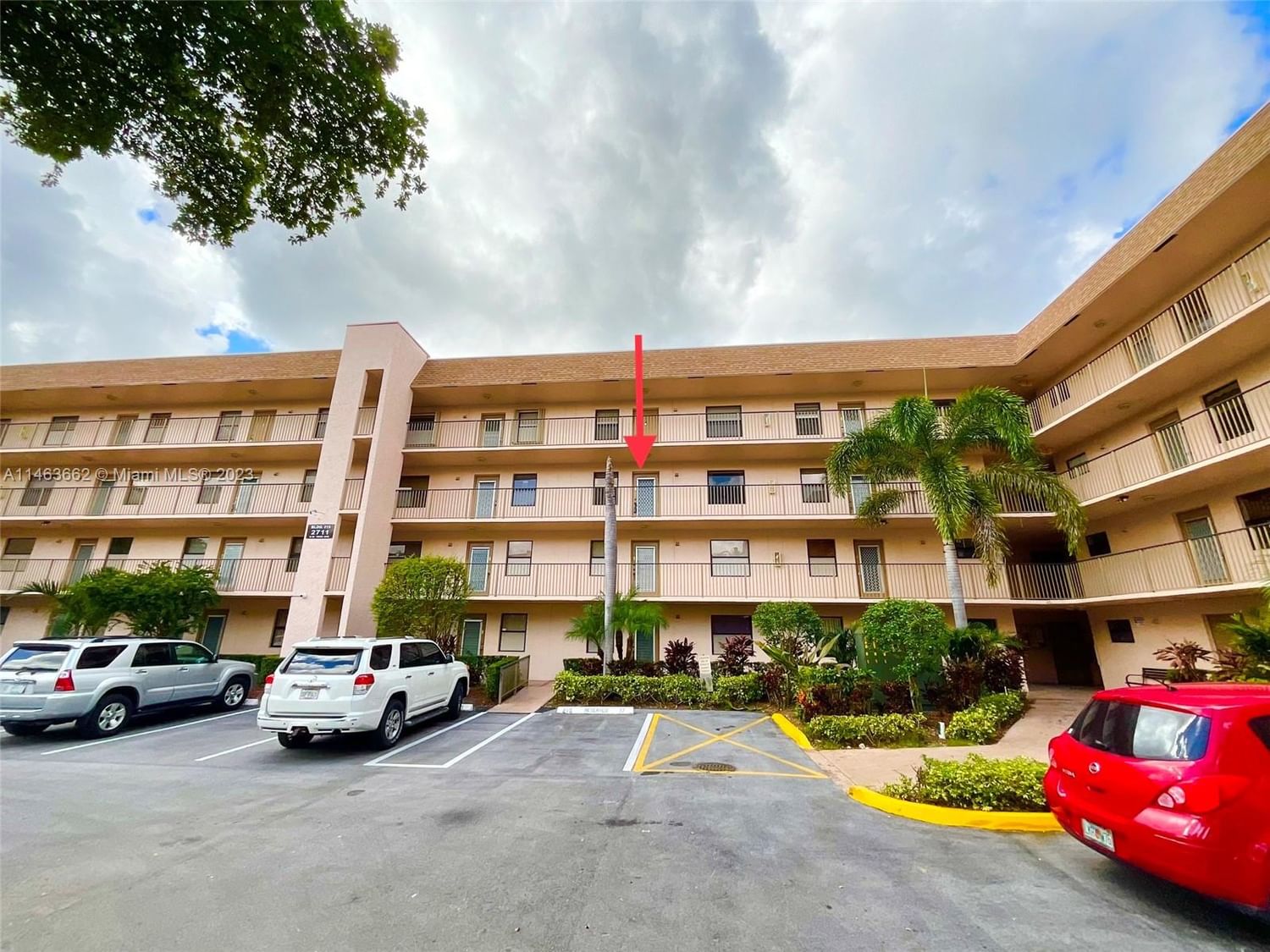 Real estate property located at 2711 104th Ave #305, Broward County, SUNRISE LAKES 215 CONDO, Sunrise, FL