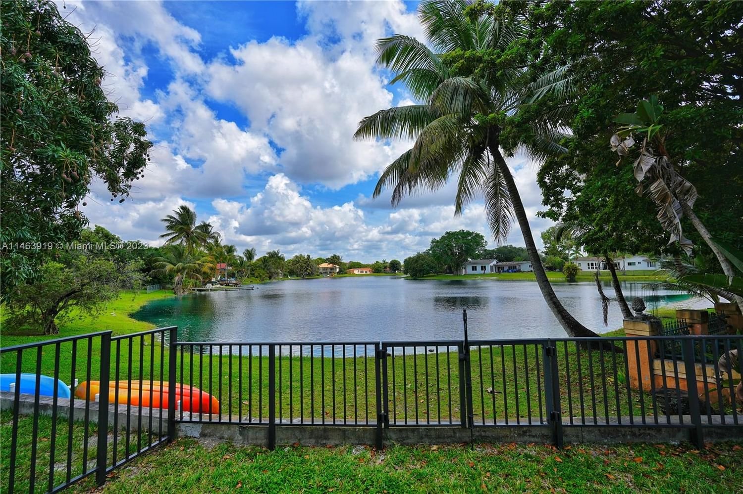 Real estate property located at 6555 Miami Lakeway S, Miami-Dade County, MIAMI LAKES SEC 3, Miami Lakes, FL