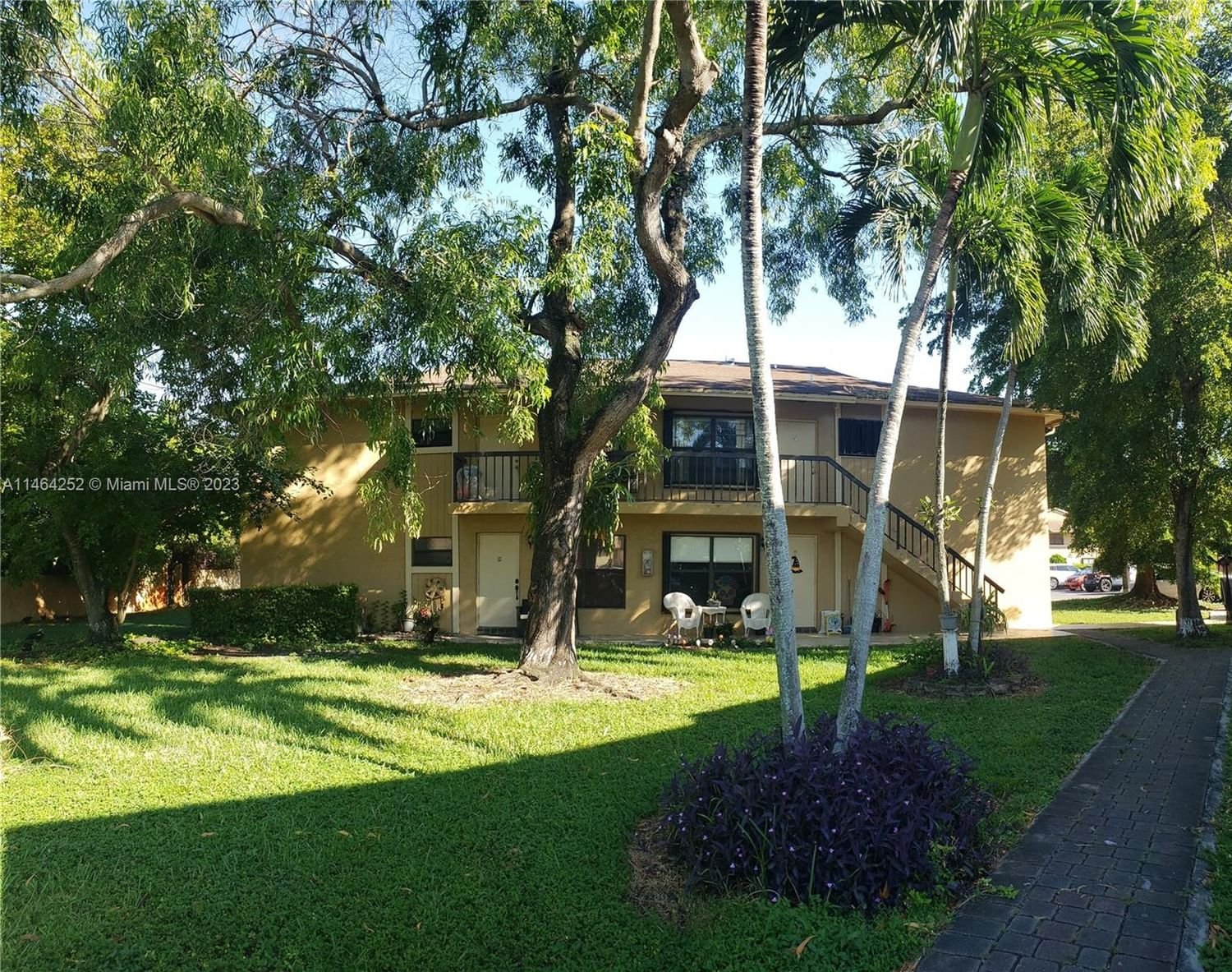 Real estate property located at 6690 26th Ct #22-16, Miami-Dade County, LAGO GRANDE ONE CONDO, Hialeah, FL