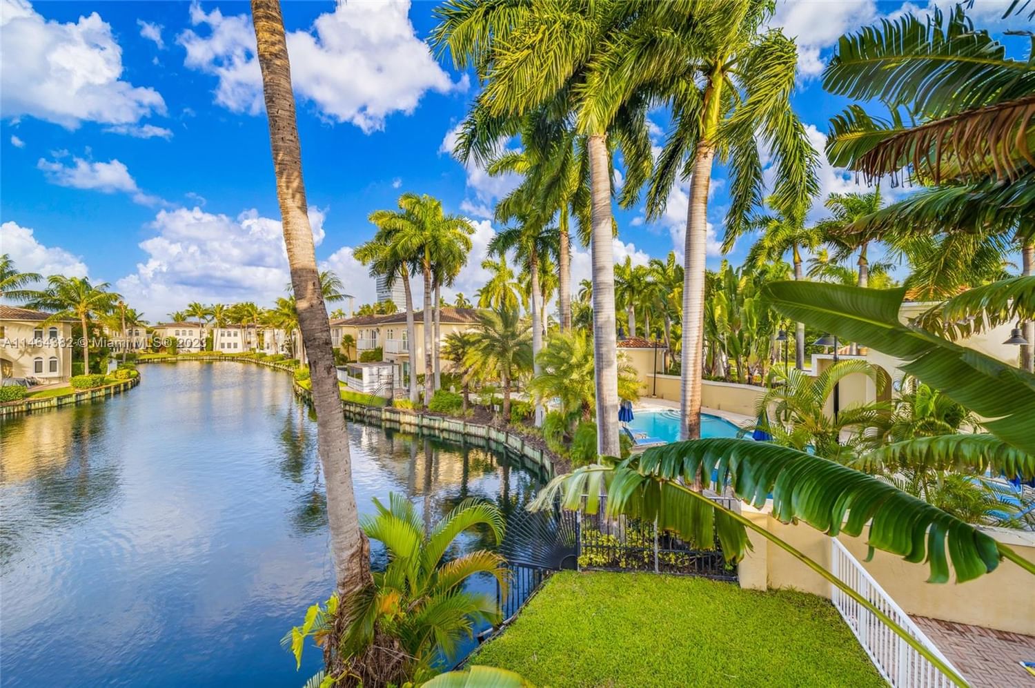 Real estate property located at 21218 31st Pl, Miami-Dade County, AVENTURA LAKES - PHASE II, Aventura, FL