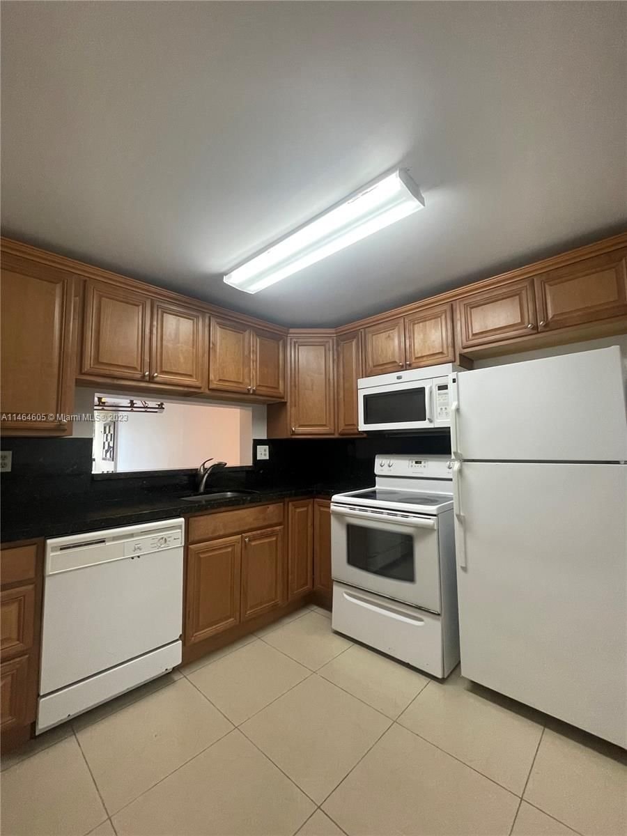 Real estate property located at 10835 112th Ave #203, Miami-Dade County, GARDENS OF KENDALL SO CON, Miami, FL