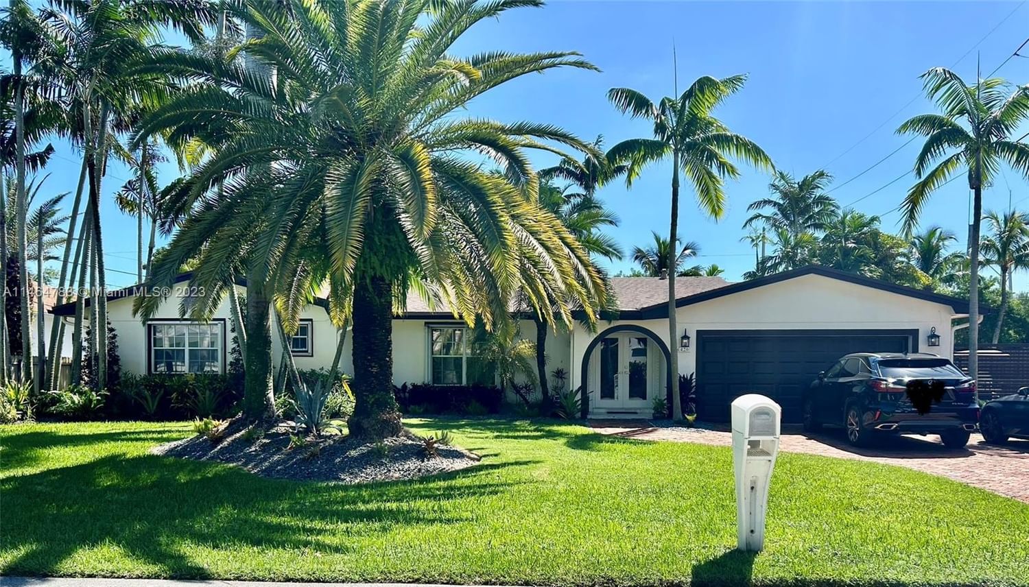 Real estate property located at 6420 Dolphin Dr, Miami-Dade County, Coral Gables, FL