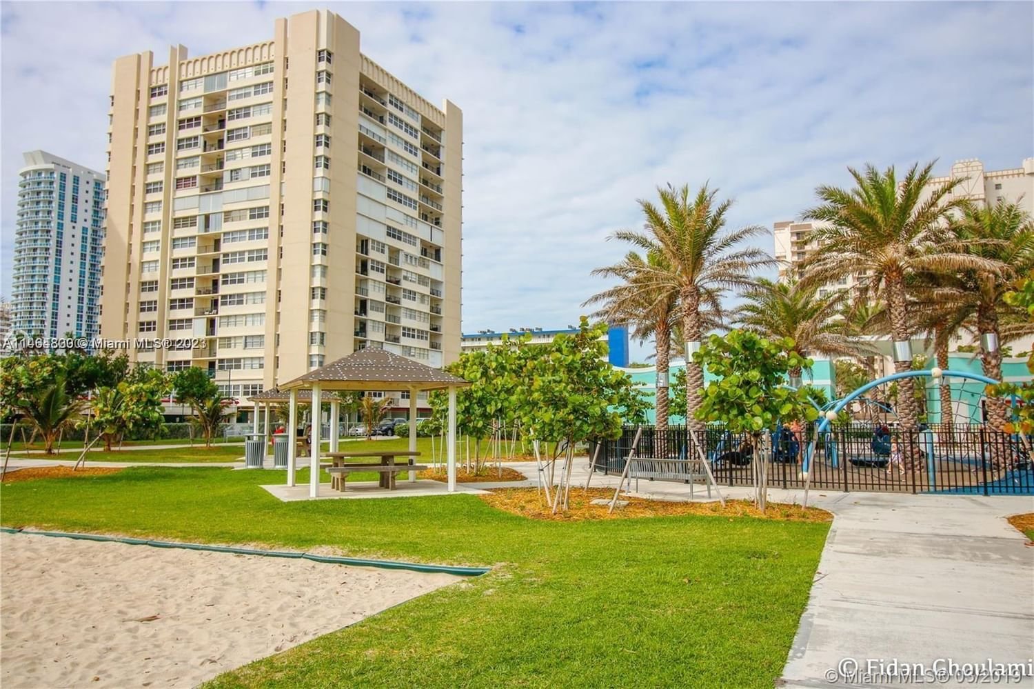 Real estate property located at 1880 Ocean Dr TS305, Broward County, Hallandale Beach, FL