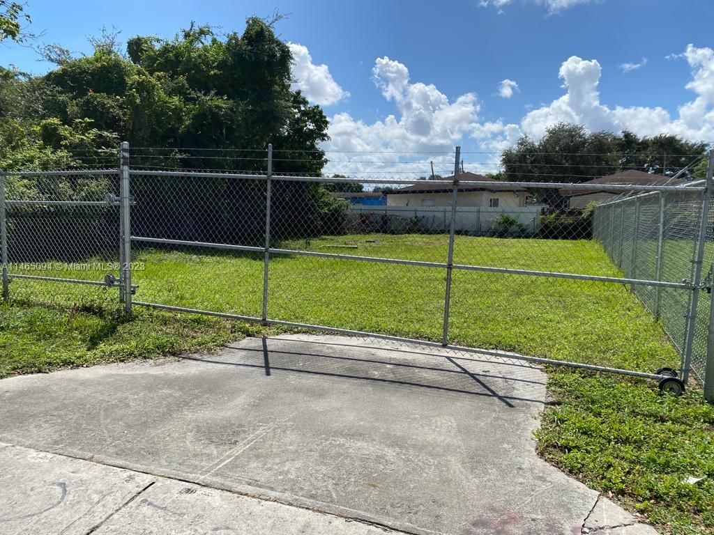 Real estate property located at 3150 46th St, Miami-Dade County, Miami, FL