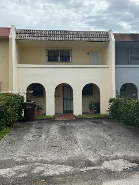 Real estate property located at 6945 2nd Way, Miami-Dade County, 2ND ADDN TO PALM SPRINGS, Hialeah, FL