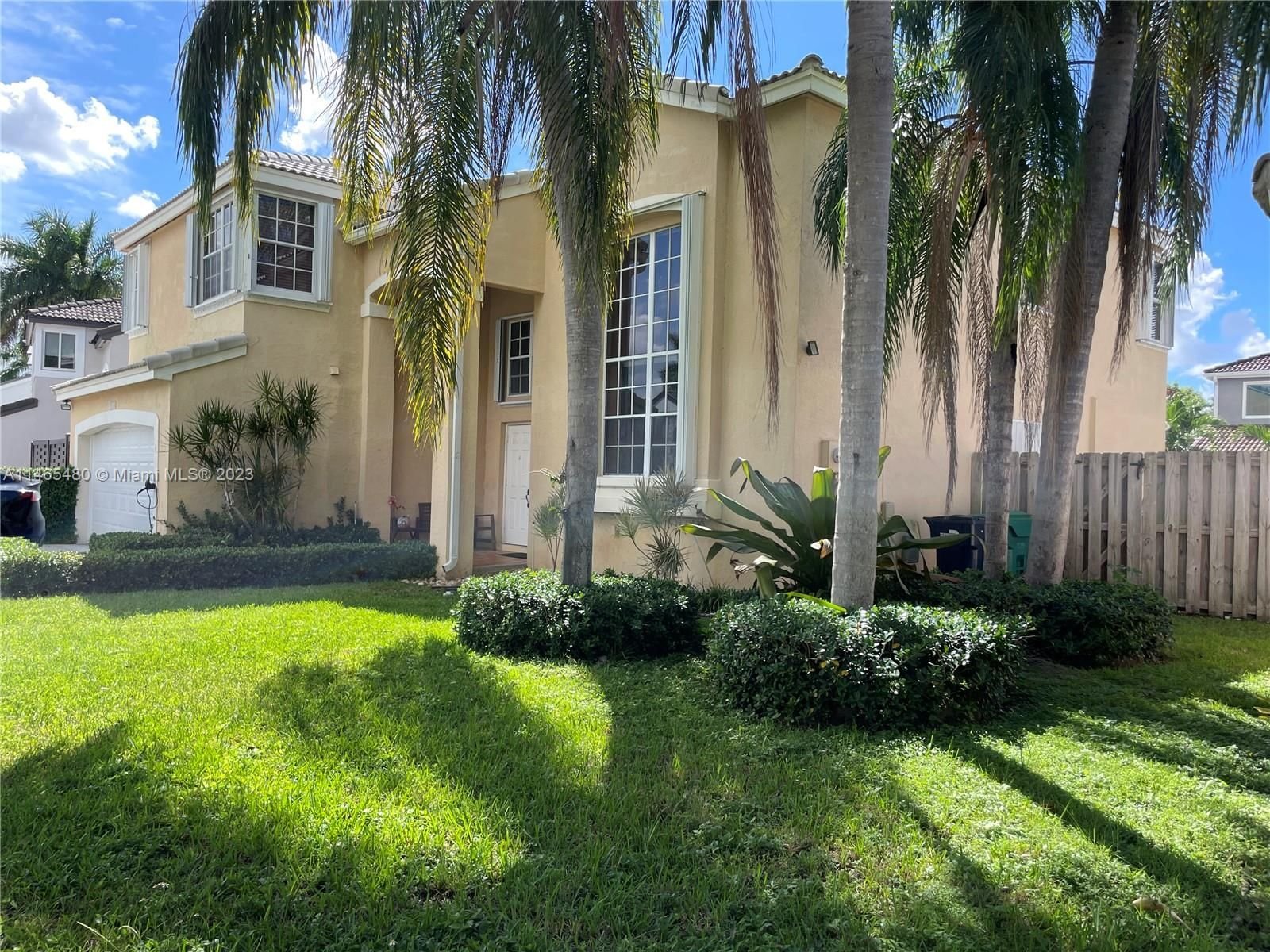 Real estate property located at 9740 155th Ave, Miami-Dade County, WEITZER HAMMOCKS HOMES SE, Miami, FL