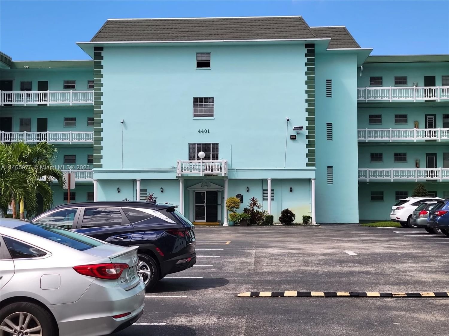 Real estate property located at 4401 41st St #307, Broward County, EMERALD CONDO, Lauderdale Lakes, FL