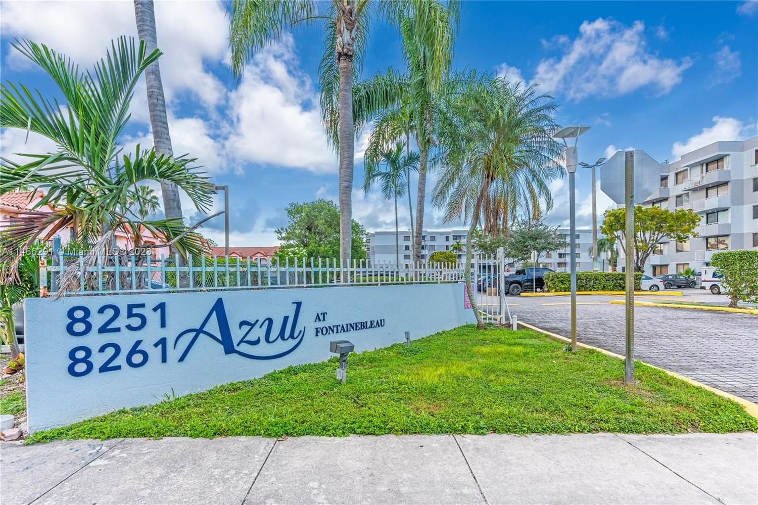 Real estate property located at 8251 8th St #115, Miami-Dade County, AZUL AT FONTAINEBLEAU CON, Miami, FL