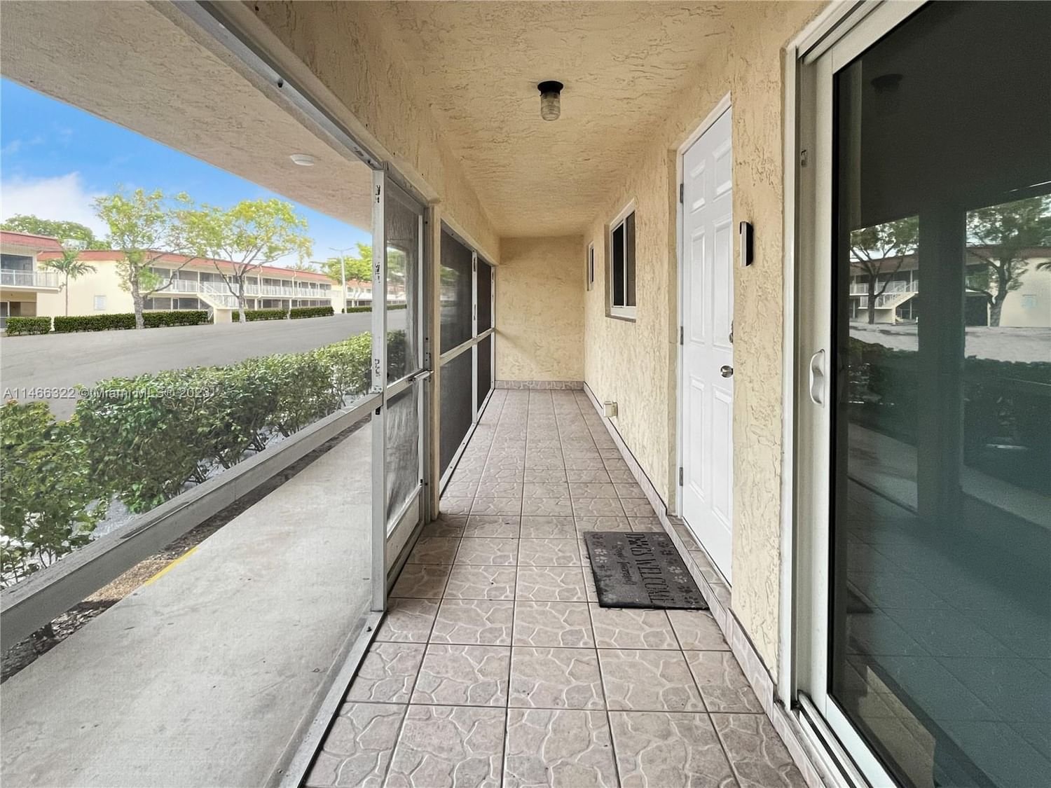 Real estate property located at 5381 40th Ave #104, Broward County, BEL-AIRE SECTION NINE CON, Dania Beach, FL