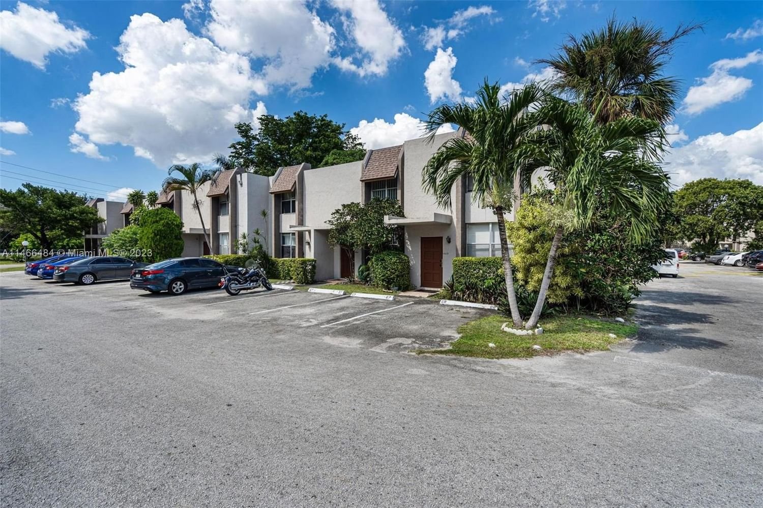 Real estate property located at 14213 Memorial Hwy 7g Hwy #14213, Miami-Dade County, WOODLANDS TOWNHOUSE CONDO, Miami, FL