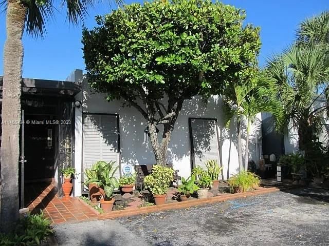 Real estate property located at 16382 Briar Patch Pl, Miami-Dade County, MIAMI LAKES WINDMILL GATE, Miami Lakes, FL
