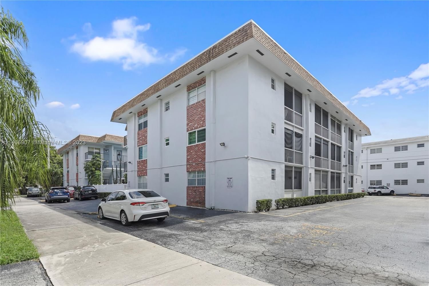 Real estate property located at 714 10th St #306, Broward County, Hallandale Beach, FL