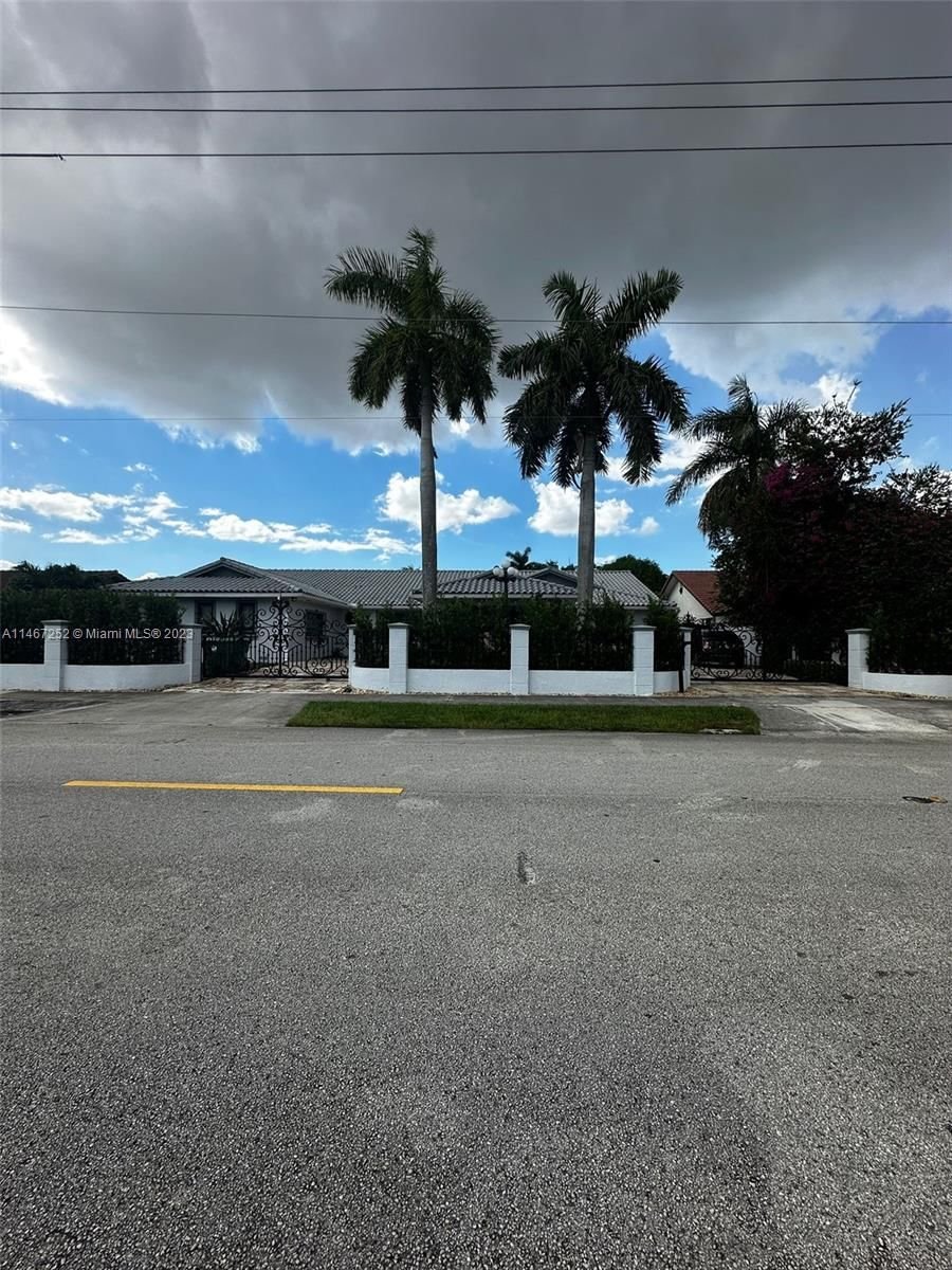 Real estate property located at 3690 139th Ave, Miami-Dade County, J G HEADS FARMS, Miami, FL