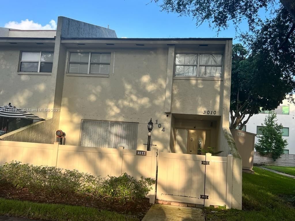 Real estate property located at 3010 68th St #104, Broward County, GARDENS CONDO, Fort Lauderdale, FL