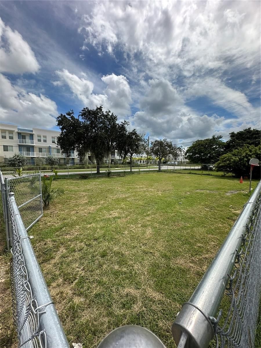 Real estate property located at 513 10th St, Miami-Dade County, Florida City, FL