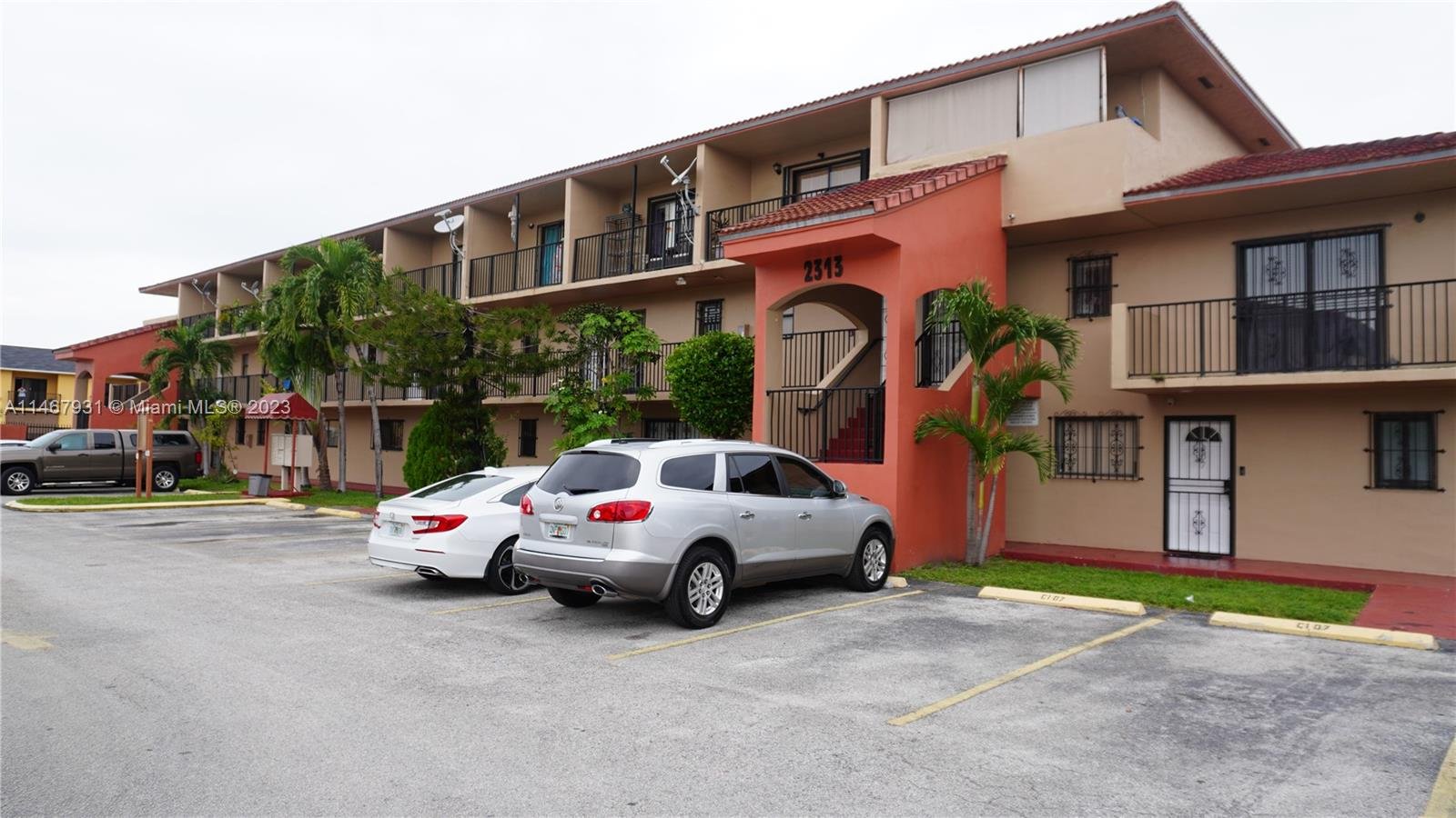Real estate property located at 2313 60th St C207, Miami-Dade County, NATALIE SUITES CONDO, Hialeah, FL