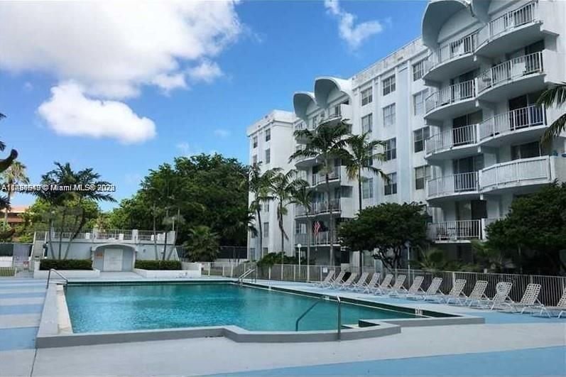 Real estate property located at 494 165th Street Rd #608, Miami-Dade County, Miami, FL