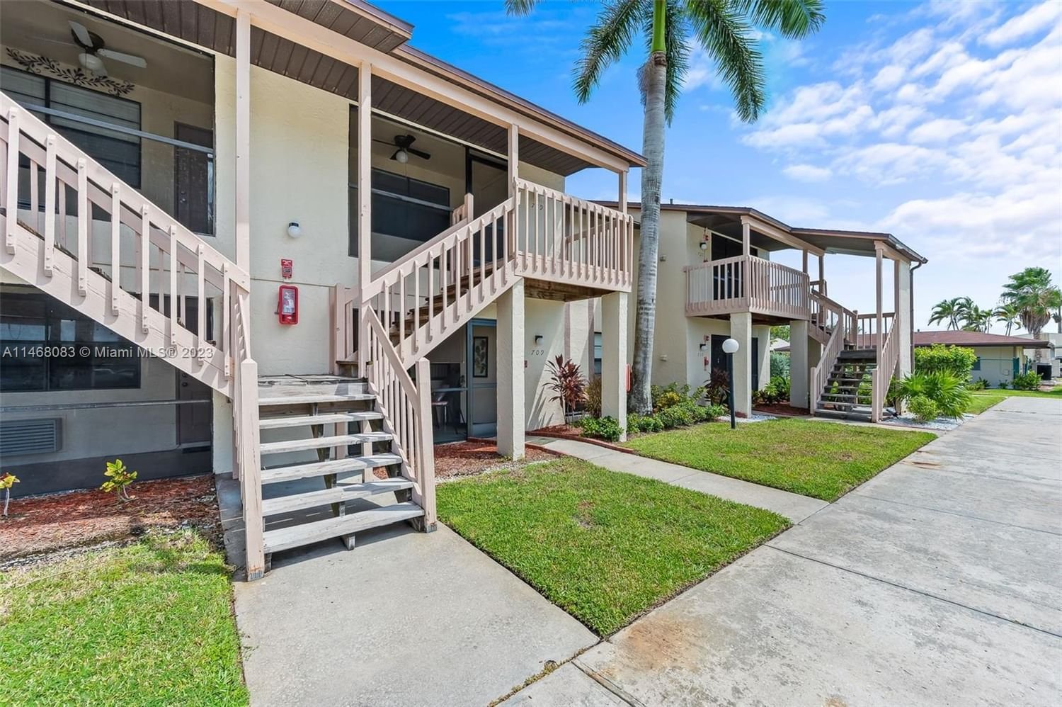 Real estate property located at 9380 Lennex Ln #719, Lee County, South Pointe West Condo, Fort Myers, FL