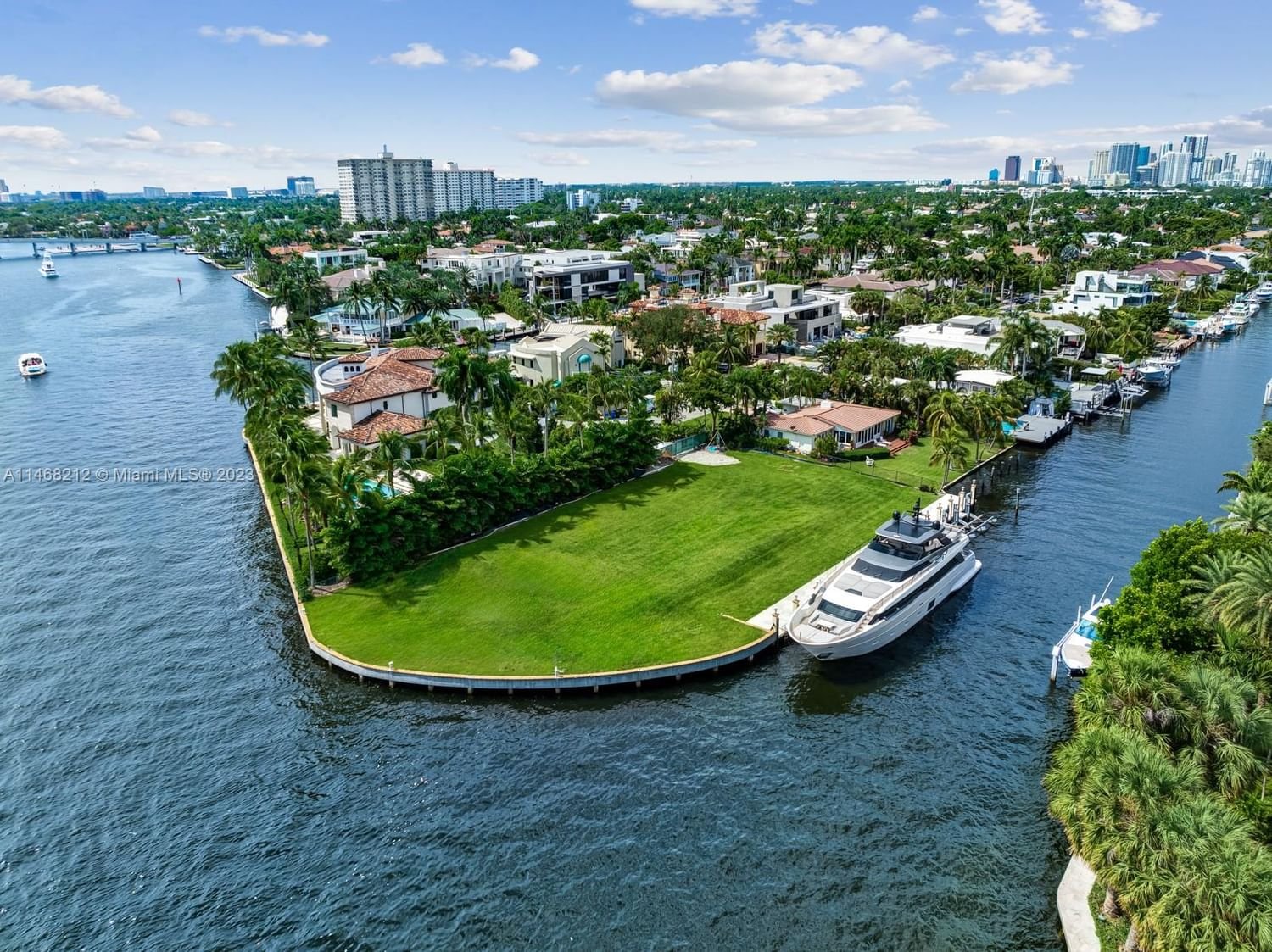 Real estate property located at 2721 Sea Island Dr, Broward County, SEVEN ISLES, Fort Lauderdale, FL