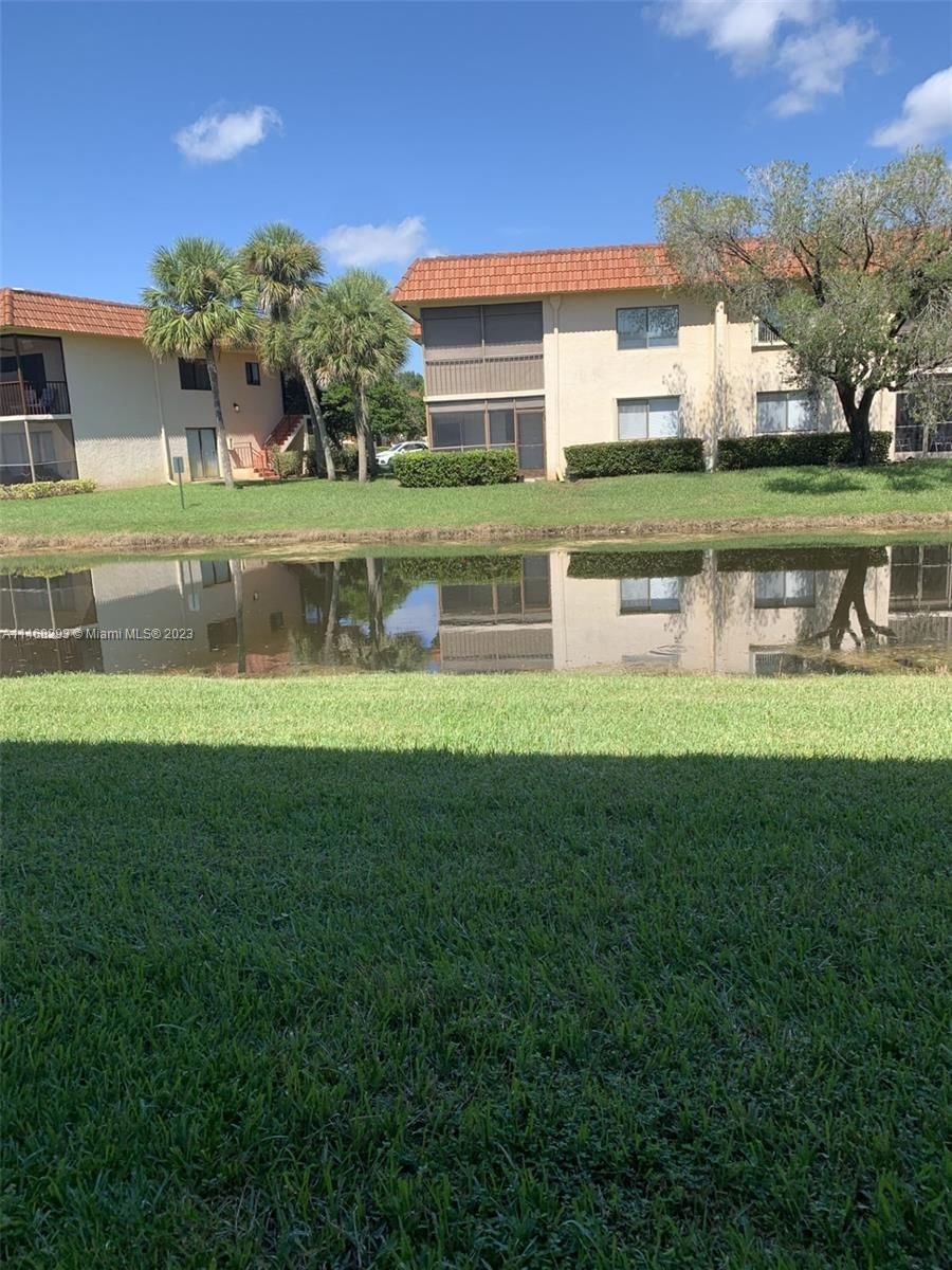Real estate property located at 401 Lakeview Dr #104, Broward County, Weston, FL