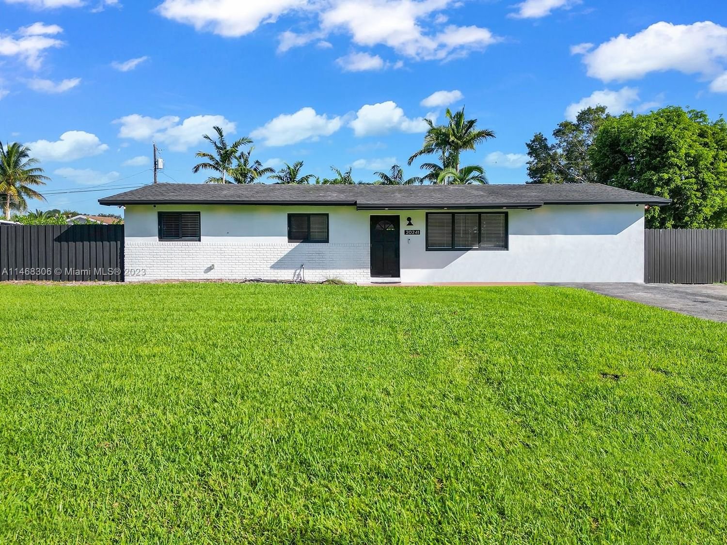 Real estate property located at 20241 317th St, Miami-Dade County, CLUB MANOR, Homestead, FL