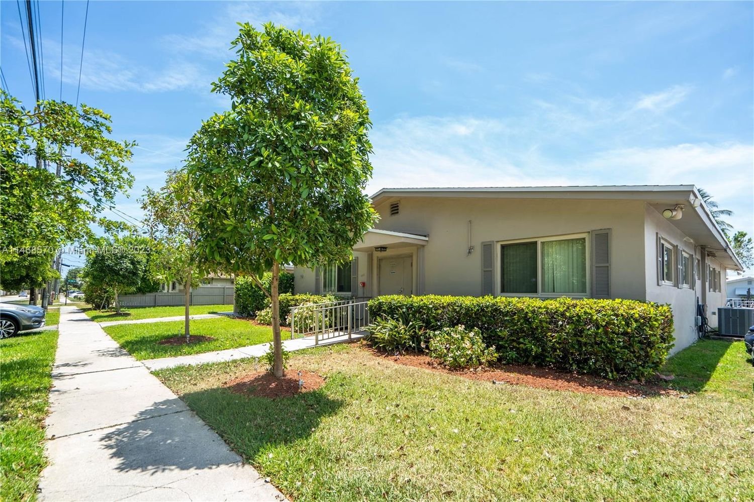 Real estate property located at 1405 10th St, Broward County, FLORIAN ISLES 2ND SEC, Dania Beach, FL