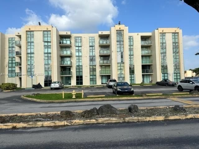 Real estate property located at 2055 122nd Ave #517, Miami-Dade County, INTERNATIONAL TOWERS COND, Miami, FL